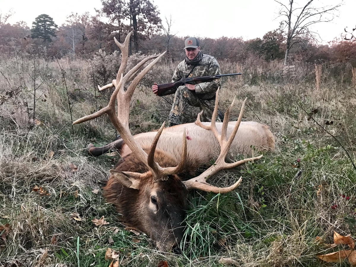 Trophy Elk Hunt Packages